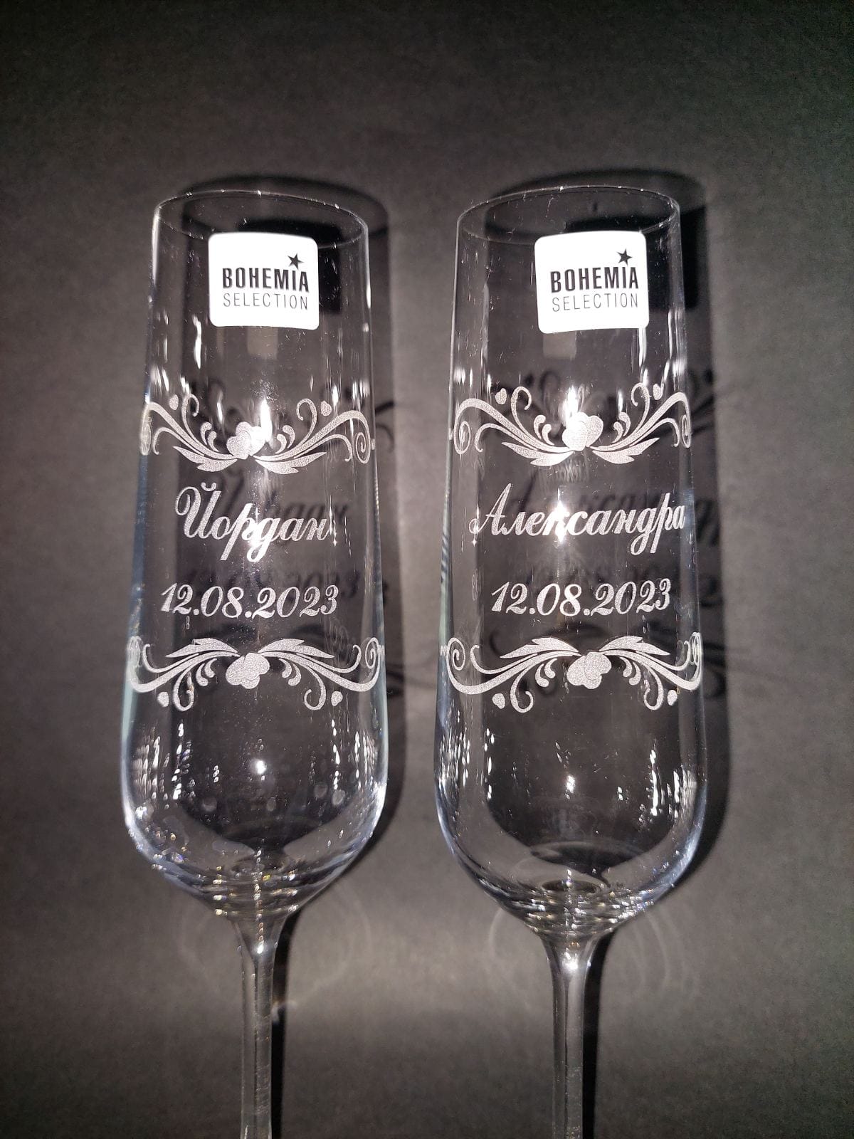 Сватбени чаши с персонално гравиране